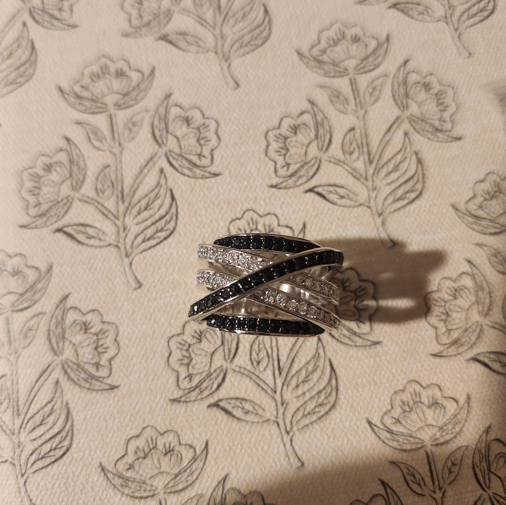 Ring ** - Picture 5 of 9